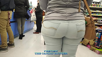 candid ass WIDE booty in jeans 3